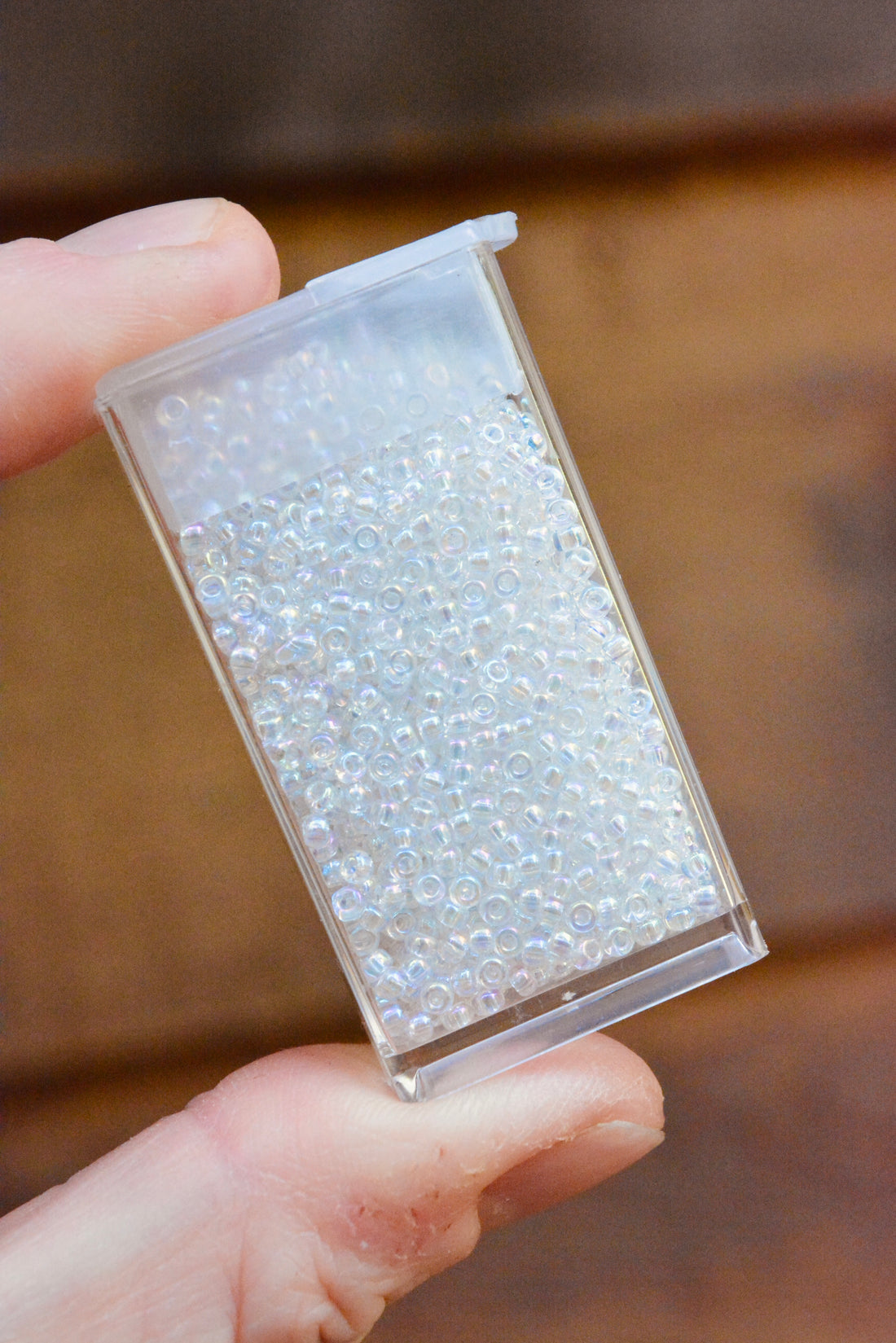 11/0 Crystal AB