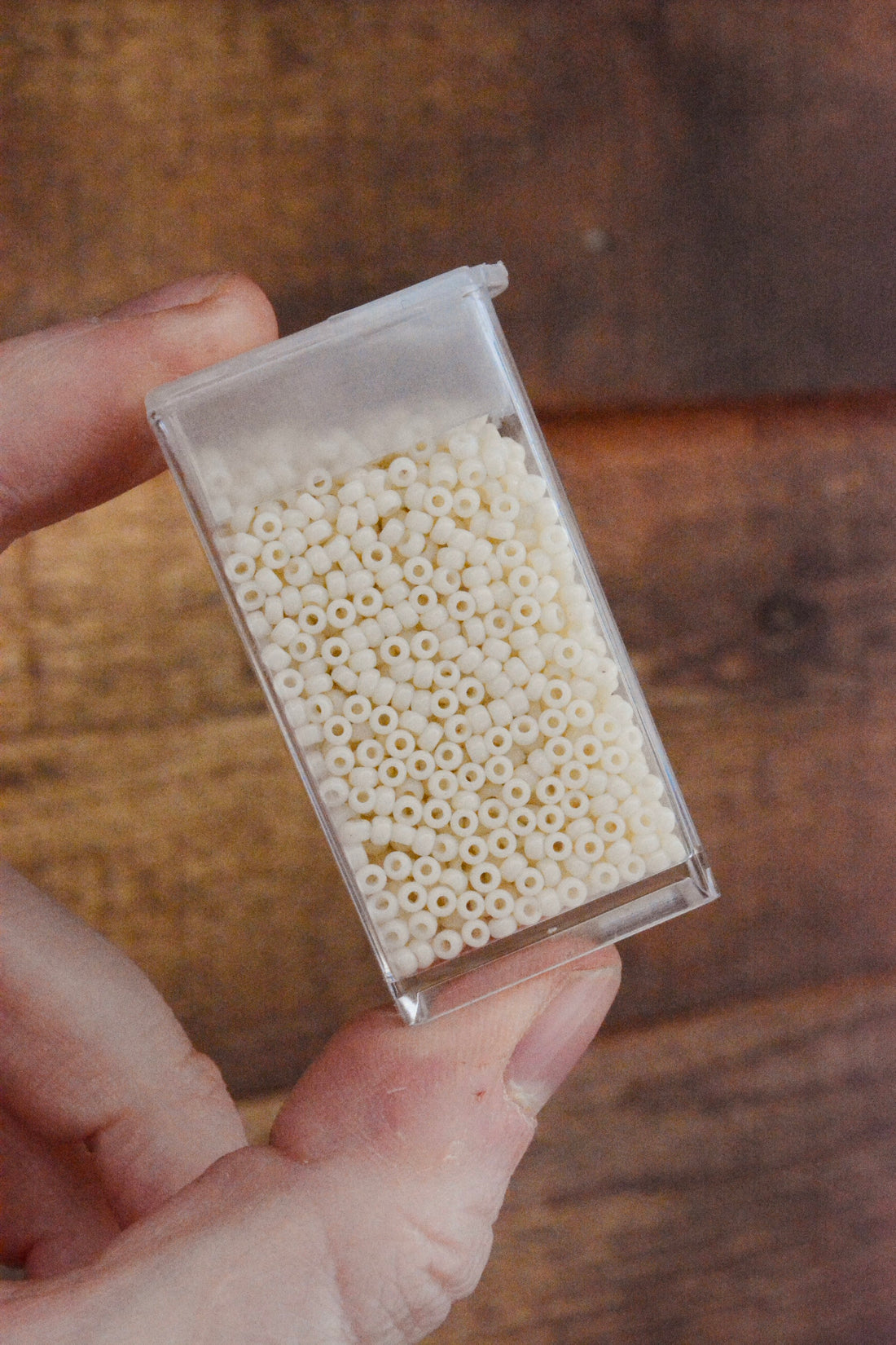 11/0 Ivory Pearl Ceylon Luster