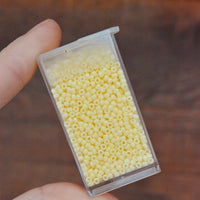 11/0 Duracoat Opaque Light Lemon Ice