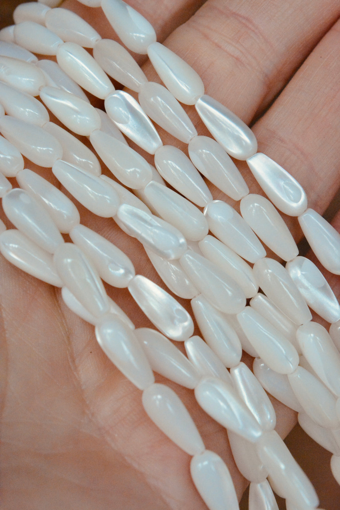 Mother of Pearl Teardrops - White
