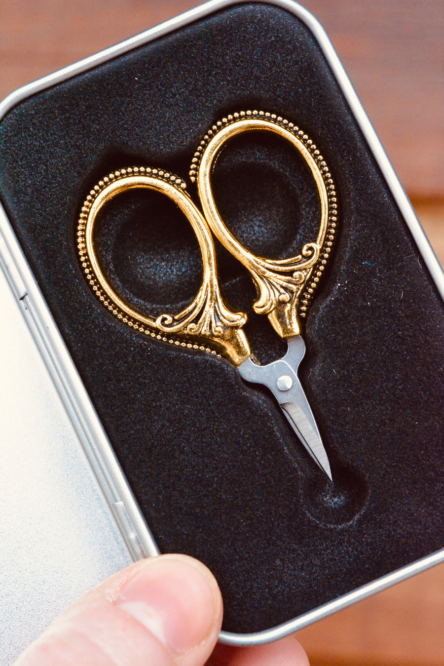 Antique Pocket Thread Scissors
